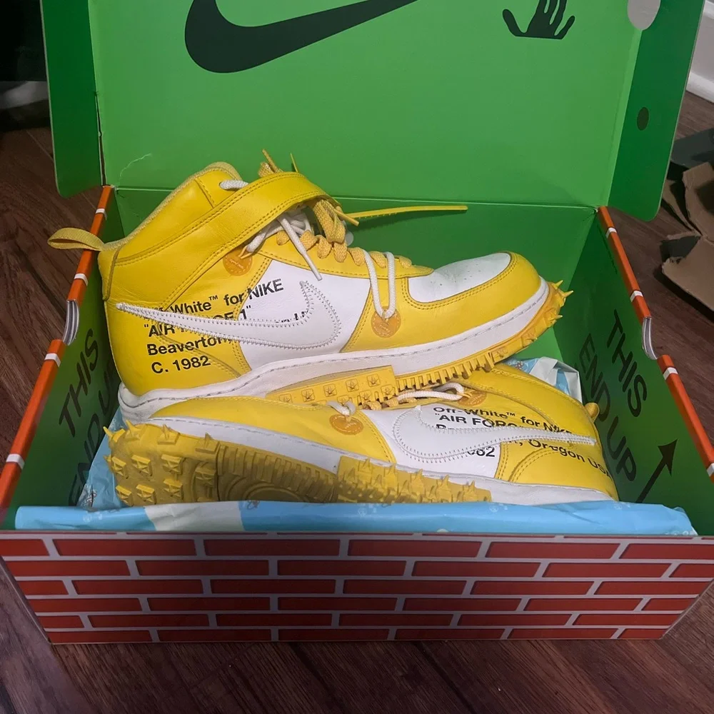 Offwhite - Picture 2 of 2